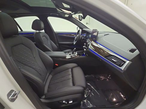 Certified 2022 BMW 530i xDrive 530i xDrive w/ M Sport Package image 29