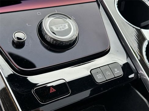 Used 2025 Cadillac Escalade ESV Premium Luxury image 40