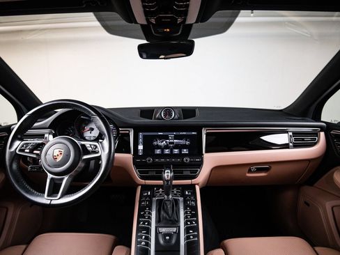 Certified 2021 Porsche Macan S AWD/4WD image 25