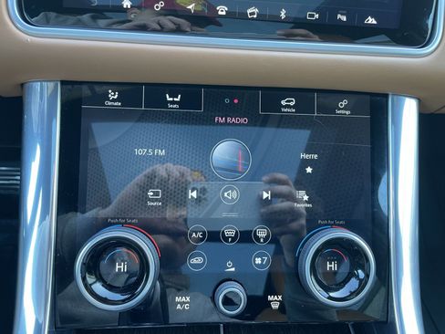 Used 2019 Land Rover Range Rover Sport HSE Dynamic image 20