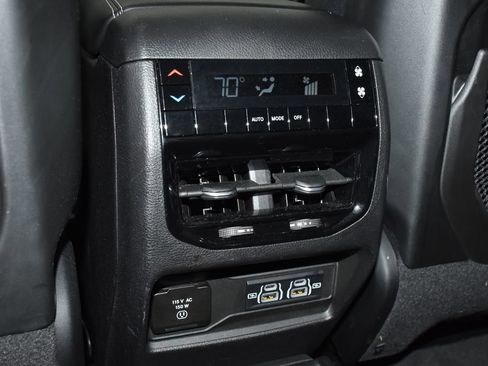 Used 2023 Jeep Grand Cherokee L Laredo AWD/4WD image 23
