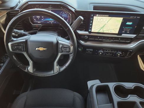 Used 2025 Chevrolet Silverado 2500 LT w/ Convenience Package image 35