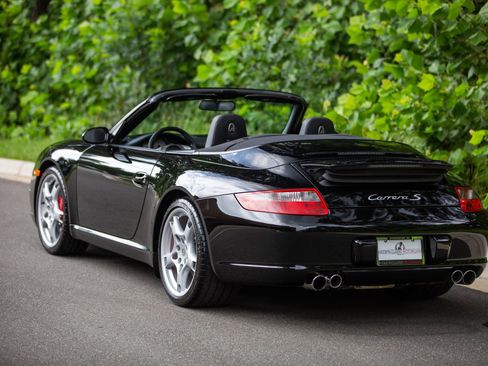 Used 2005 Porsche 911 Carrera S image 25