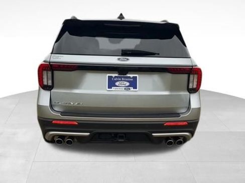 Used 2025 Ford Explorer Platinum w/ Ultimate Package image 7