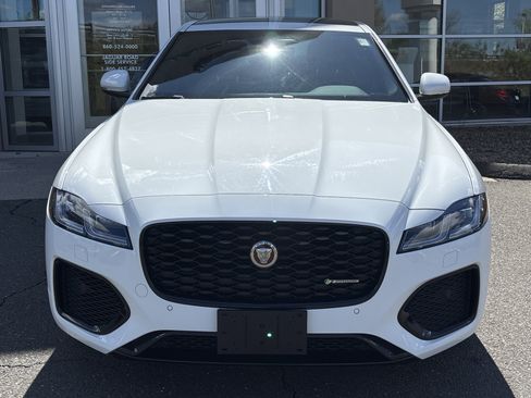 Certified 2023 Jaguar XF R-Dynamic SE AWD/4WD image 9