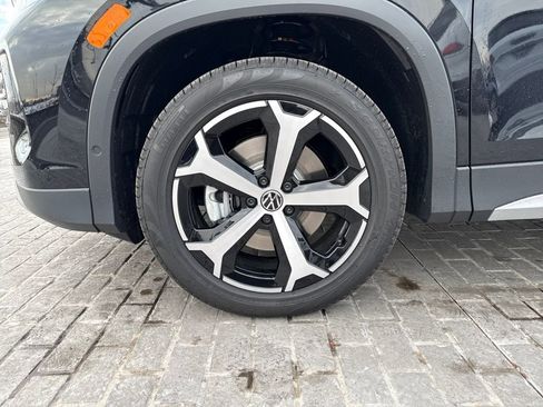 New 2026 Volkswagen Tiguan SE image 29