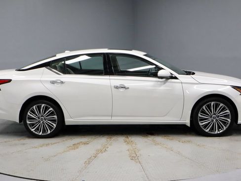 Certified 2024 Nissan Altima 2.5 SL AWD/4WD image 11