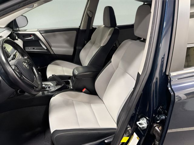 Used 2017 Toyota RAV4 XLE FWD image 11