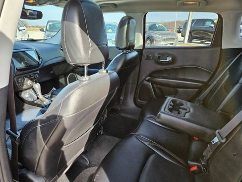 Used 2017 Jeep Compass Limited image 23