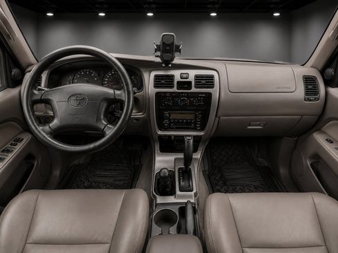 Used 2002 Toyota 4Runner SR5 AWD/4WD image 12
