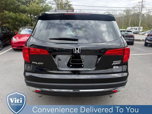 Used 2018 Honda Pilot Touring image 7