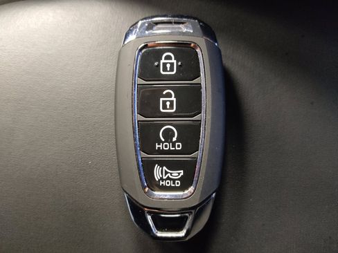 Used 2025 Hyundai Venue SEL FWD image 32