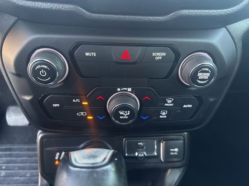 Used 2019 Jeep Renegade Trailhawk w/ LED Lighting Group image 16