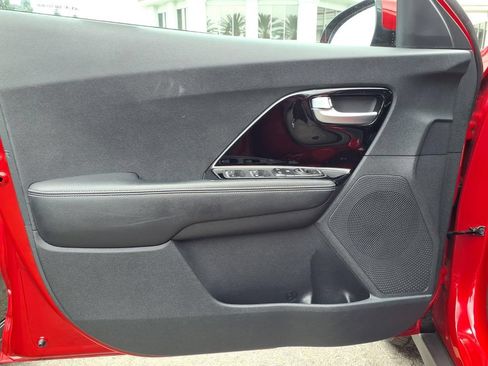 Certified 2022 Kia Niro EX FWD image 21