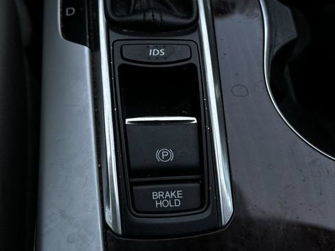Used 2017 Acura TLX FWD image 23