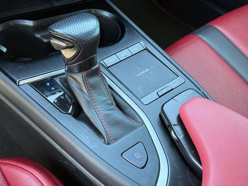 Used 2019 Lexus UX 200 image 21