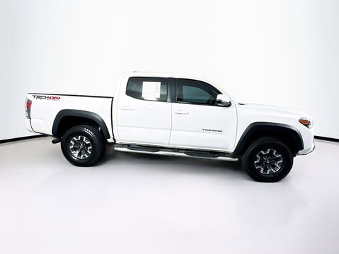 Used 2021 Toyota Tacoma TRD Off-Road w/ Technology Package AWD/4WD image 11