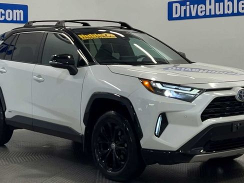 Used 2022 Toyota RAV4 XSE AWD/4WD image 2