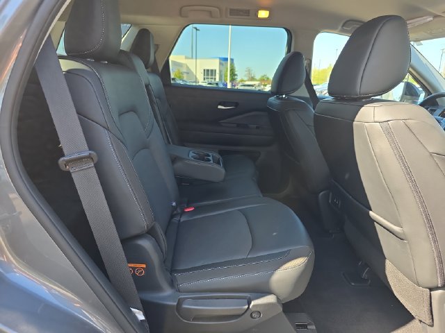 Used 2026 Nissan Pathfinder SL FWD image 15