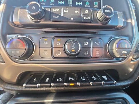 Used 2018 GMC Sierra 2500 Denali w/ Duramax Plus Package AWD/4WD image 17