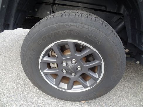 Used 2020 Jeep Gladiator Overland image 13