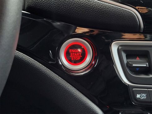 Used 2021 Honda Pilot Touring image 26