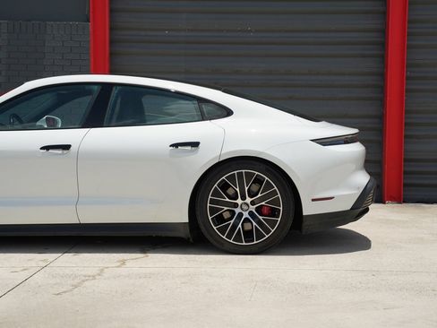 Used 2022 Porsche Taycan 4S AWD/4WD image 10
