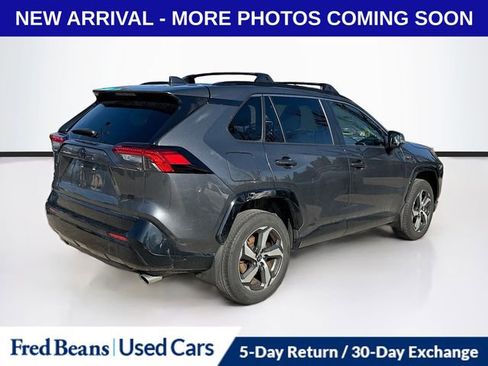 Used 2023 Toyota RAV4 SE w/ Weather & Moonroof Package image 8