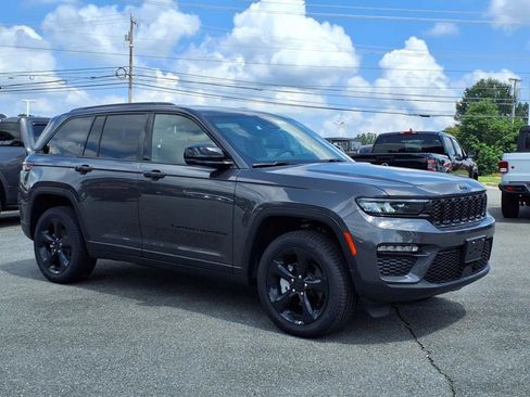 New 2025 Jeep Grand Cherokee Limited w/ Black Appearance Package image 2