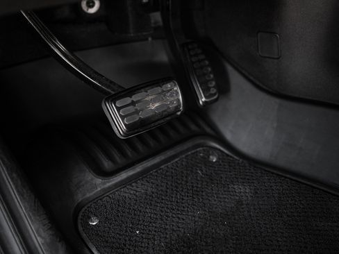 Used 2024 GMC Sierra 1500 AT4 w/ Technology Package image 17