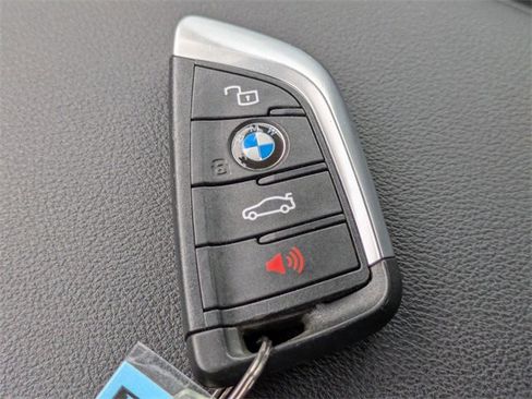 Used 2024 BMW 330e image 33