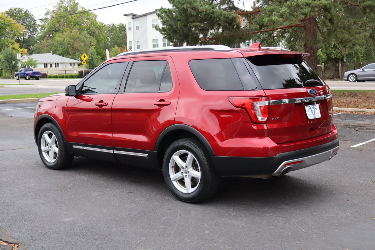 Used 2016 Ford Explorer XLT w/ Equipment Group 202A AWD/4WD image 8