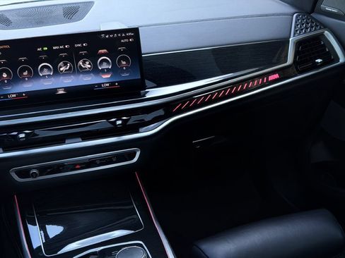 Used 2023 BMW X7 M60i AWD/4WD image 21