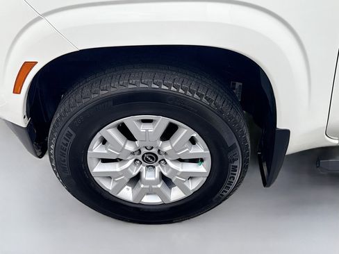 Used 2024 Nissan Frontier SV w/ Technology Package image 35