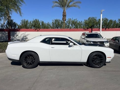 Used 2019 Dodge Challenger SXT image 3