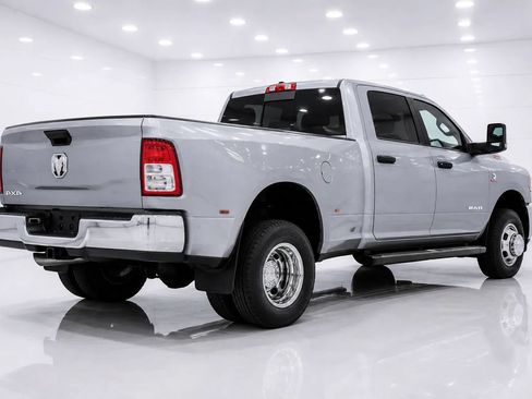 Used 2022 RAM 3500 Tradesman AWD/4WD image 5