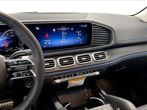 New 2026 Mercedes-Benz GLS 450 4MATIC image 6