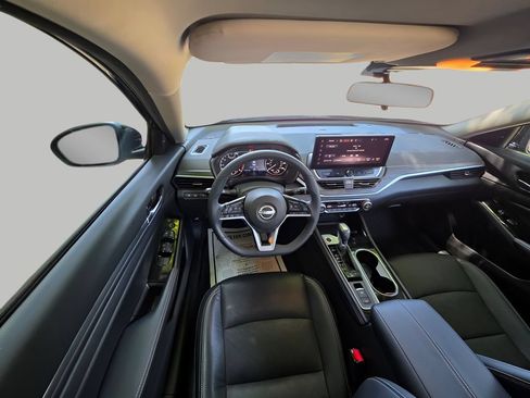 Used 2024 Nissan Altima 2.5 SL AWD/4WD image 12