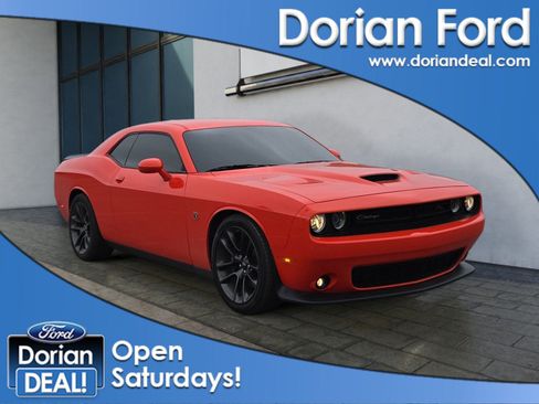 Used 2021 Dodge Challenger R/T Scat Pack image 1