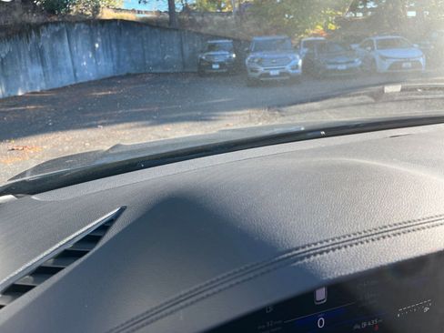 Used 2025 Volkswagen Jetta SE image 34