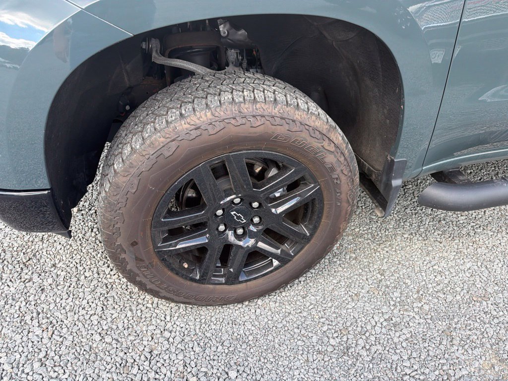 Used 2025 Chevrolet Silverado 1500 LT Trail Boss w/ Convenience Package II AWD/4WD image 11