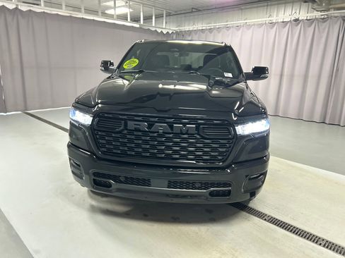 New 2026 RAM 1500 4x4 Crew Cab image 2