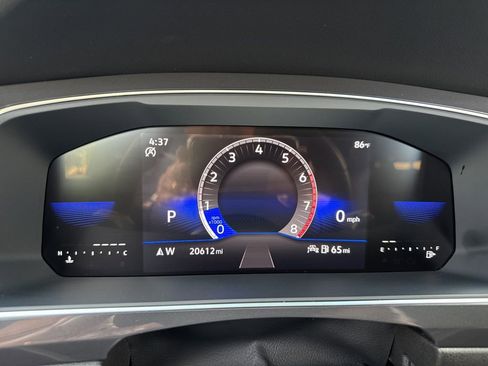 Used 2023 Volkswagen Tiguan SE R-Line image 57