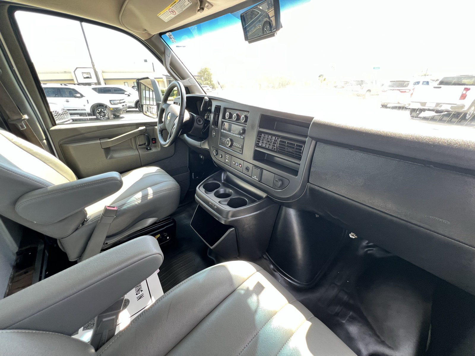 Used 2020 Chevrolet Express 3500 w/ Power Convenience Package RWD image 20