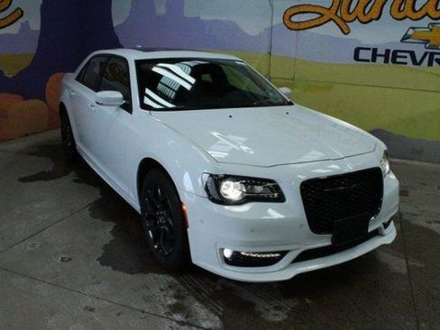 Used 2023 Chrysler 300 Touring L w/ Popular Equipment Group image 3