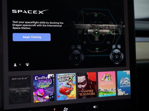 Used 2023 Tesla Model 3 Standard Range image 21