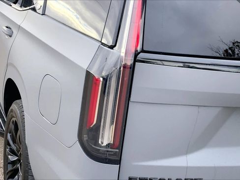 Used 2021 Cadillac Escalade Sport Platinum image 28