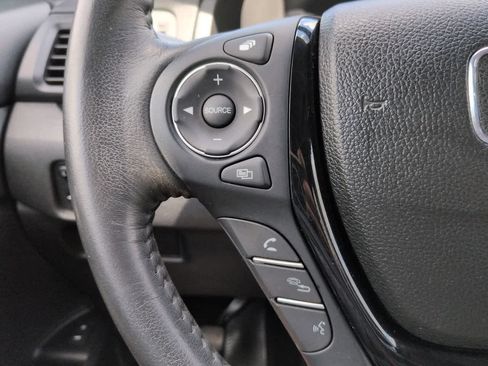 Used 2017 Honda Pilot Touring image 26