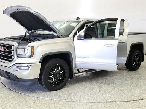 Used 2017 GMC Sierra 1500 SLE w/ SLE Value Package AWD/4WD image 10