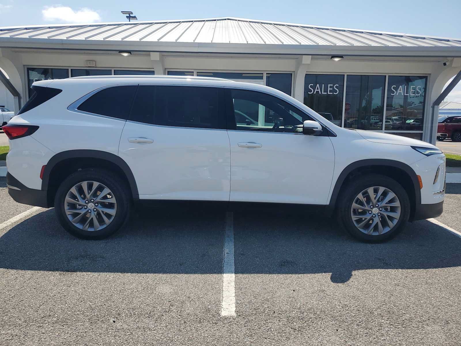 Used 2026 Buick Enclave Preferred FWD image 9